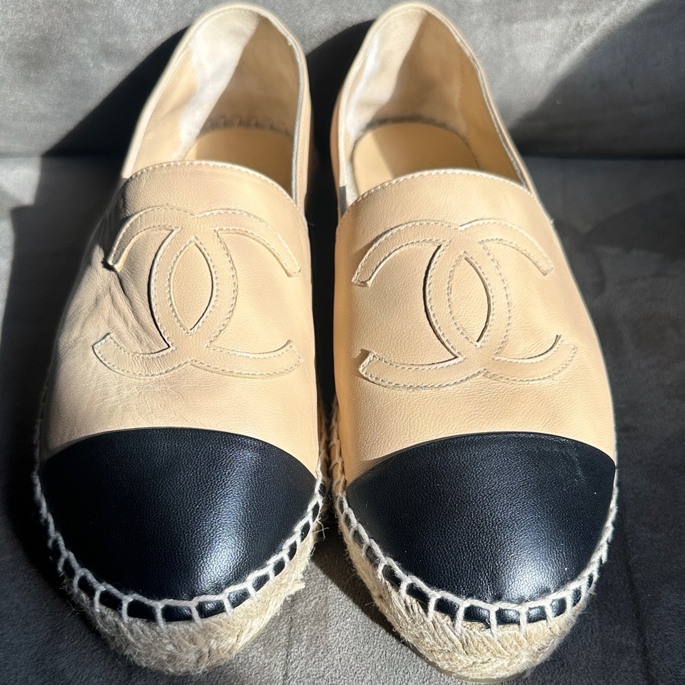 CHANEL Tan and Black Espadrilles - Picture 6 of 6